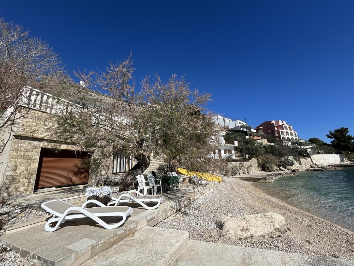 Azure Apartments By The Sea Near City Omiš Esterno foto