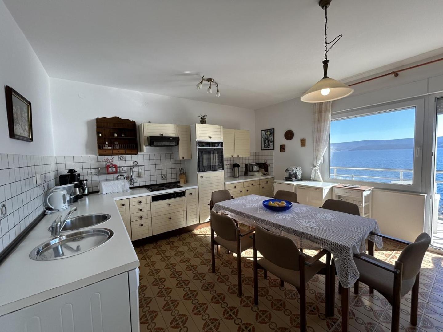 Azure Apartments By The Sea Near City Omiš Esterno foto